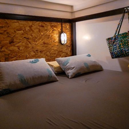 Spinning Cat Hostel (Adults Only) Tagbilaran Eksteriør billede