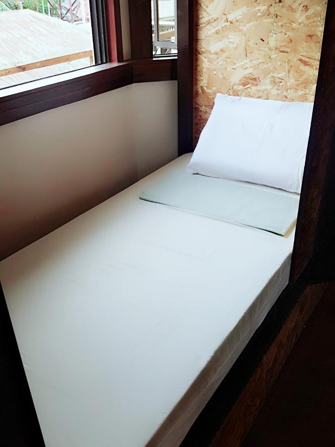 Spinning Cat Hostel (Adults Only) Tagbilaran Eksteriør billede