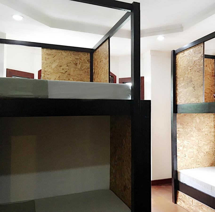 Spinning Cat Hostel (Adults Only) Tagbilaran Eksteriør billede