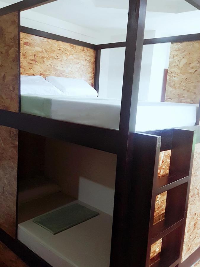 Spinning Cat Hostel (Adults Only) Tagbilaran Eksteriør billede