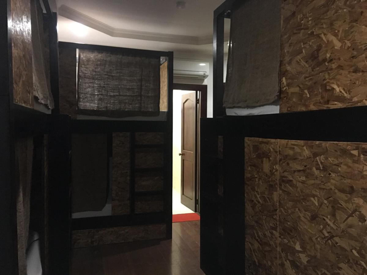 Spinning Cat Hostel (Adults Only) Tagbilaran Eksteriør billede