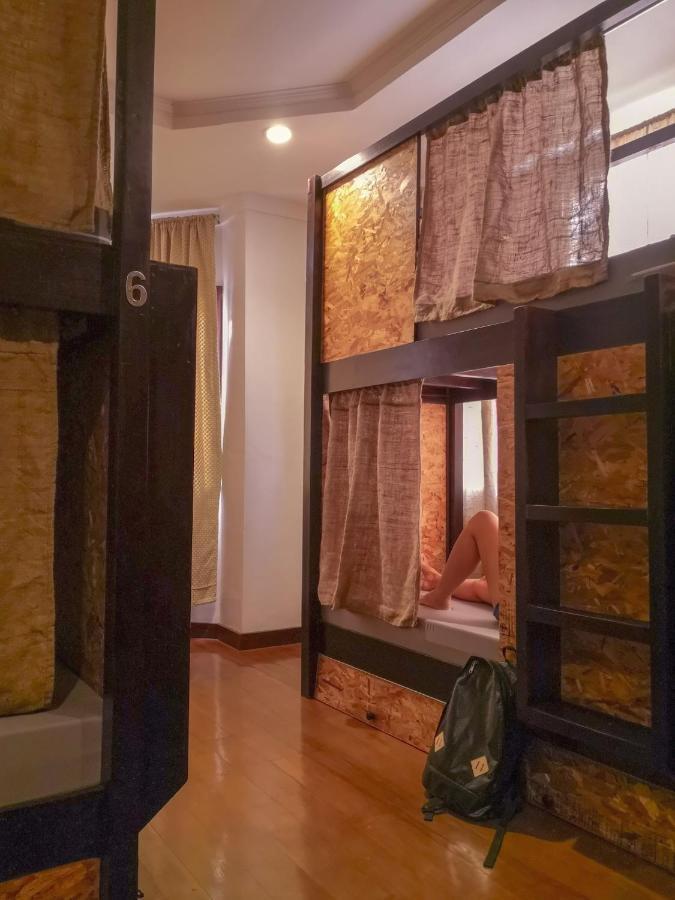 Spinning Cat Hostel (Adults Only) Tagbilaran Eksteriør billede