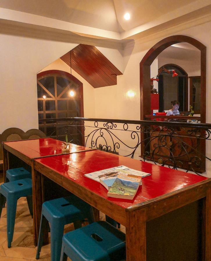 Spinning Cat Hostel (Adults Only) Tagbilaran Eksteriør billede