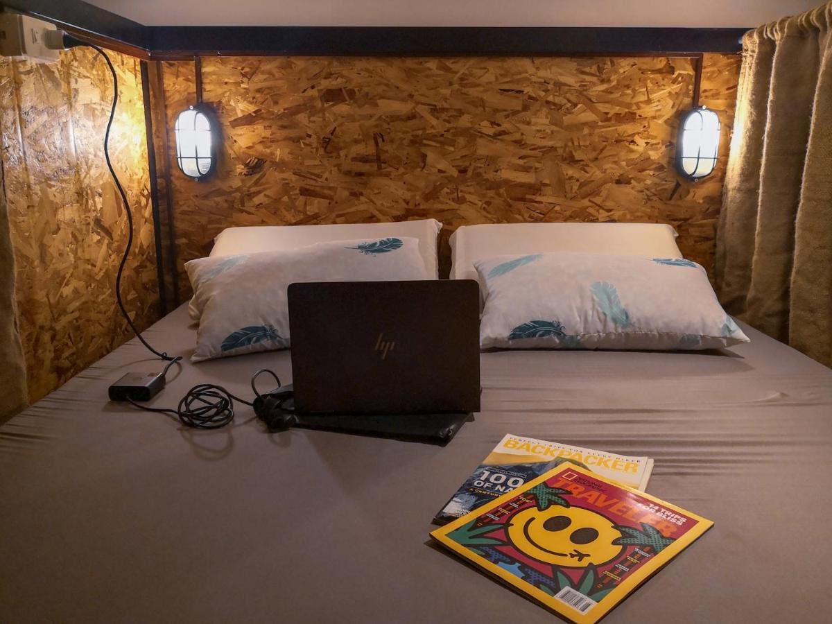 Spinning Cat Hostel (Adults Only) Tagbilaran Eksteriør billede