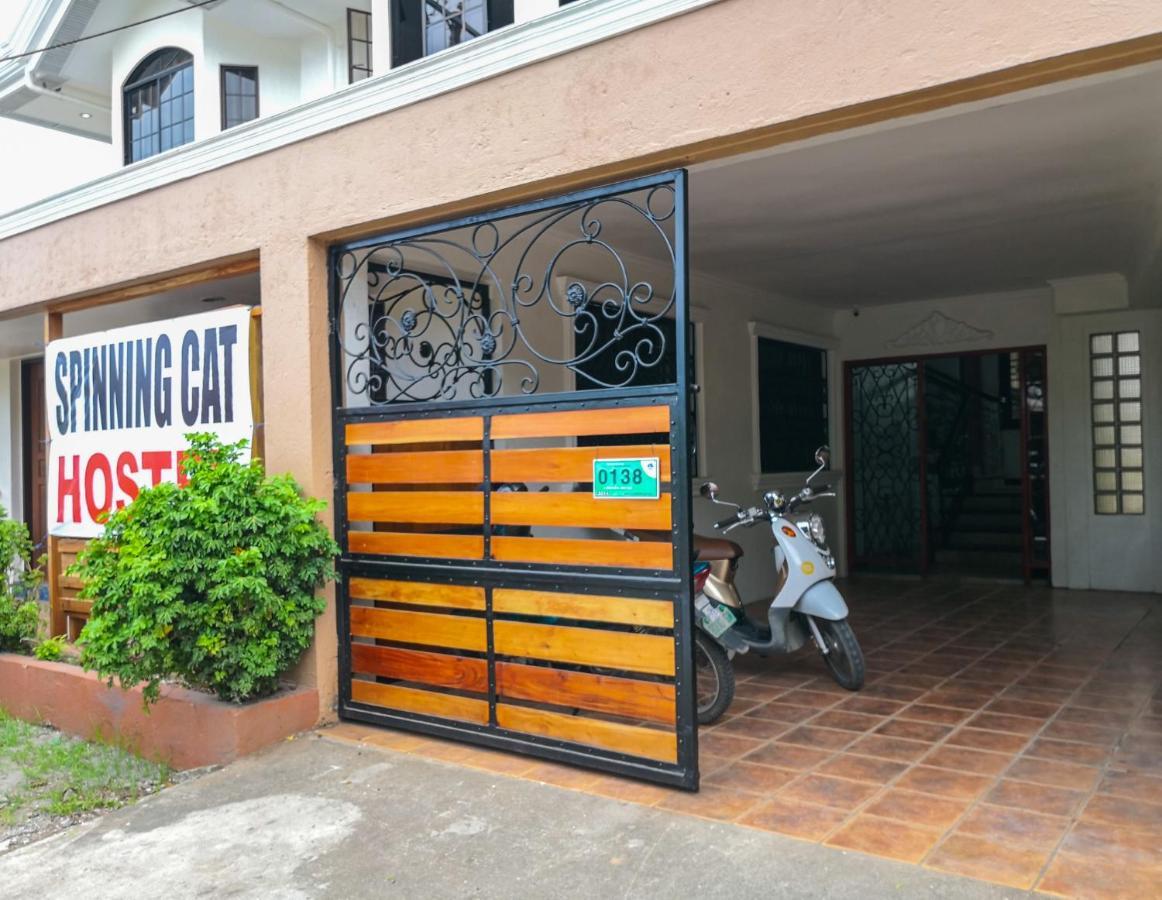 Spinning Cat Hostel (Adults Only) Tagbilaran Eksteriør billede